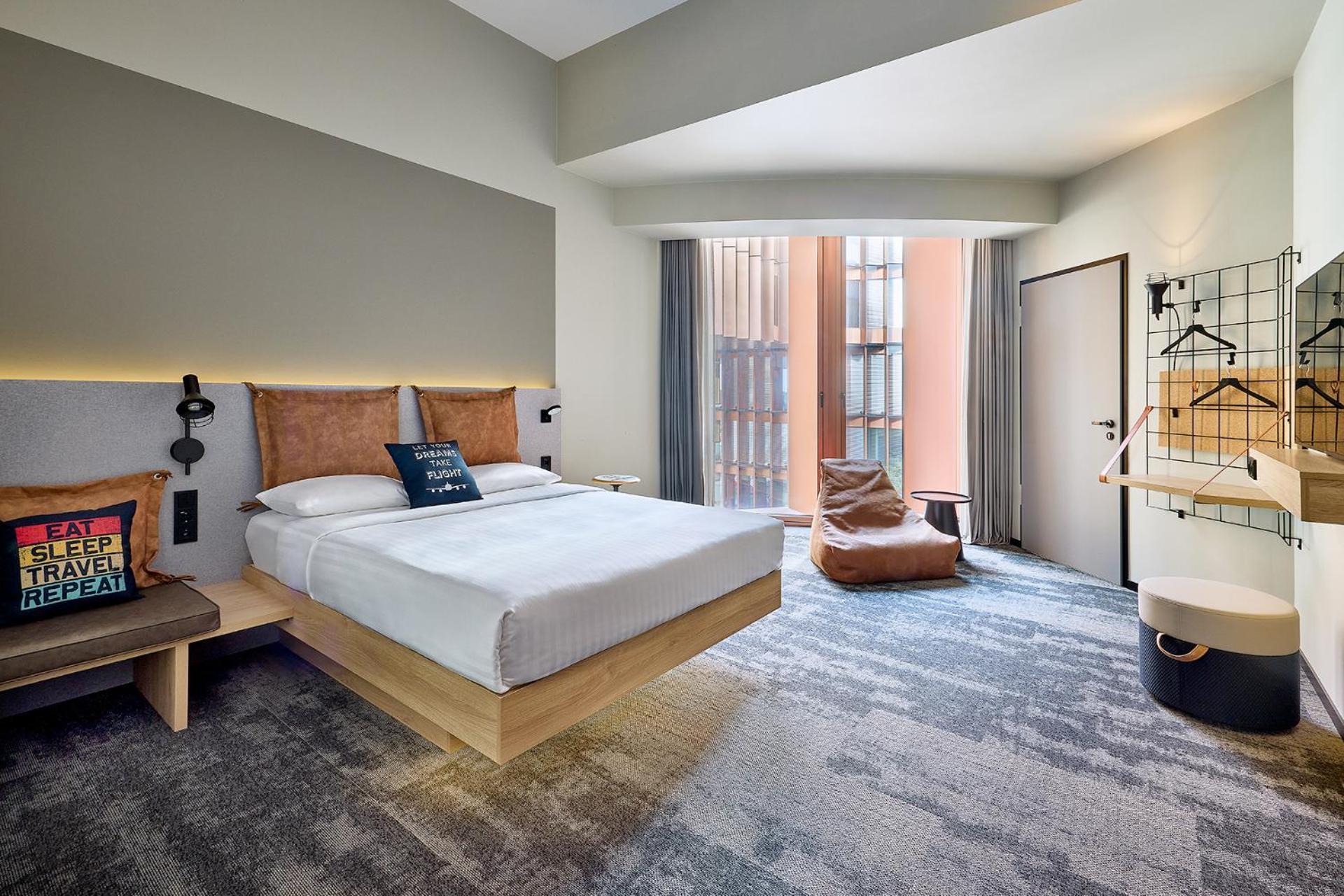 Moxy Luxembourg Airport Hotel Niederanven Buitenkant foto