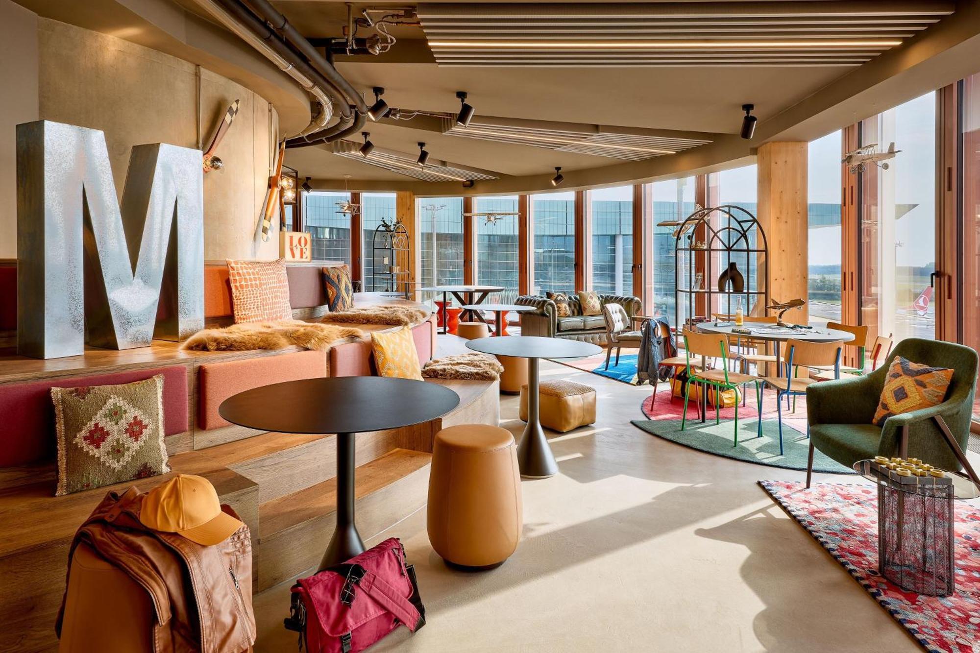 Moxy Luxembourg Airport Hotel Niederanven Buitenkant foto