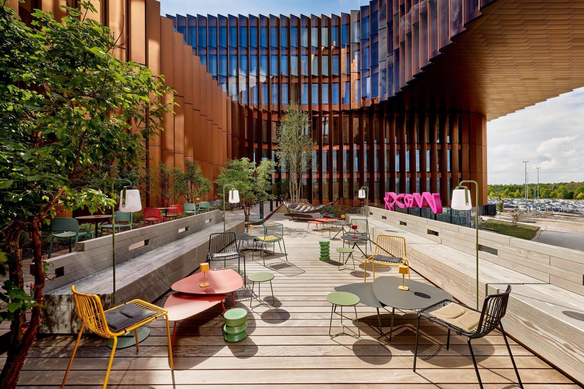 Moxy Luxembourg Airport Hotel Niederanven Buitenkant foto