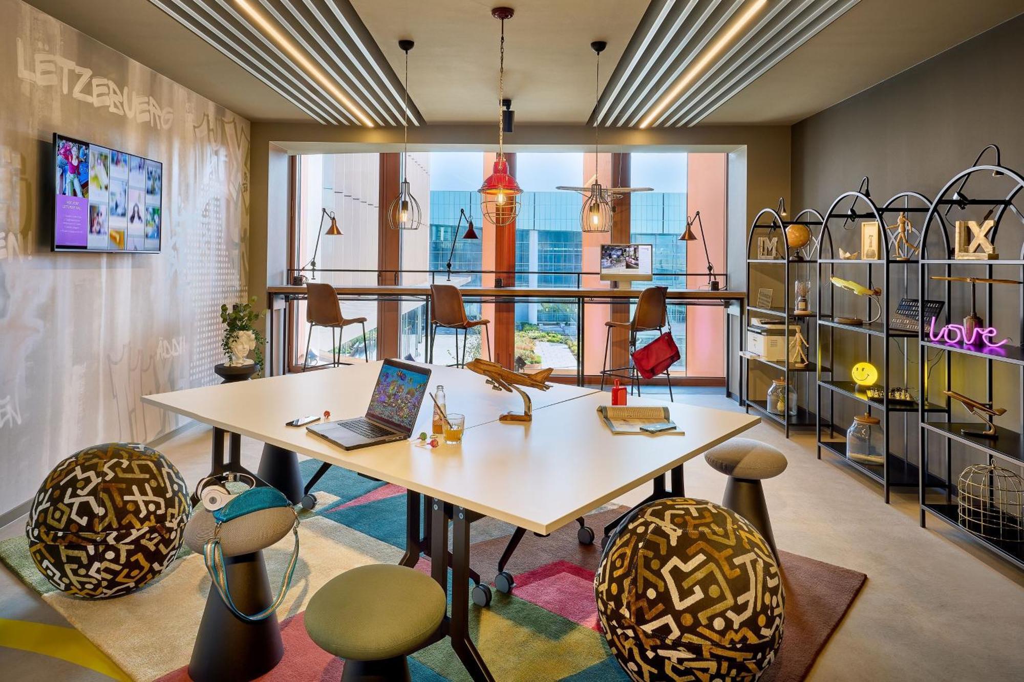 Moxy Luxembourg Airport Hotel Niederanven Buitenkant foto