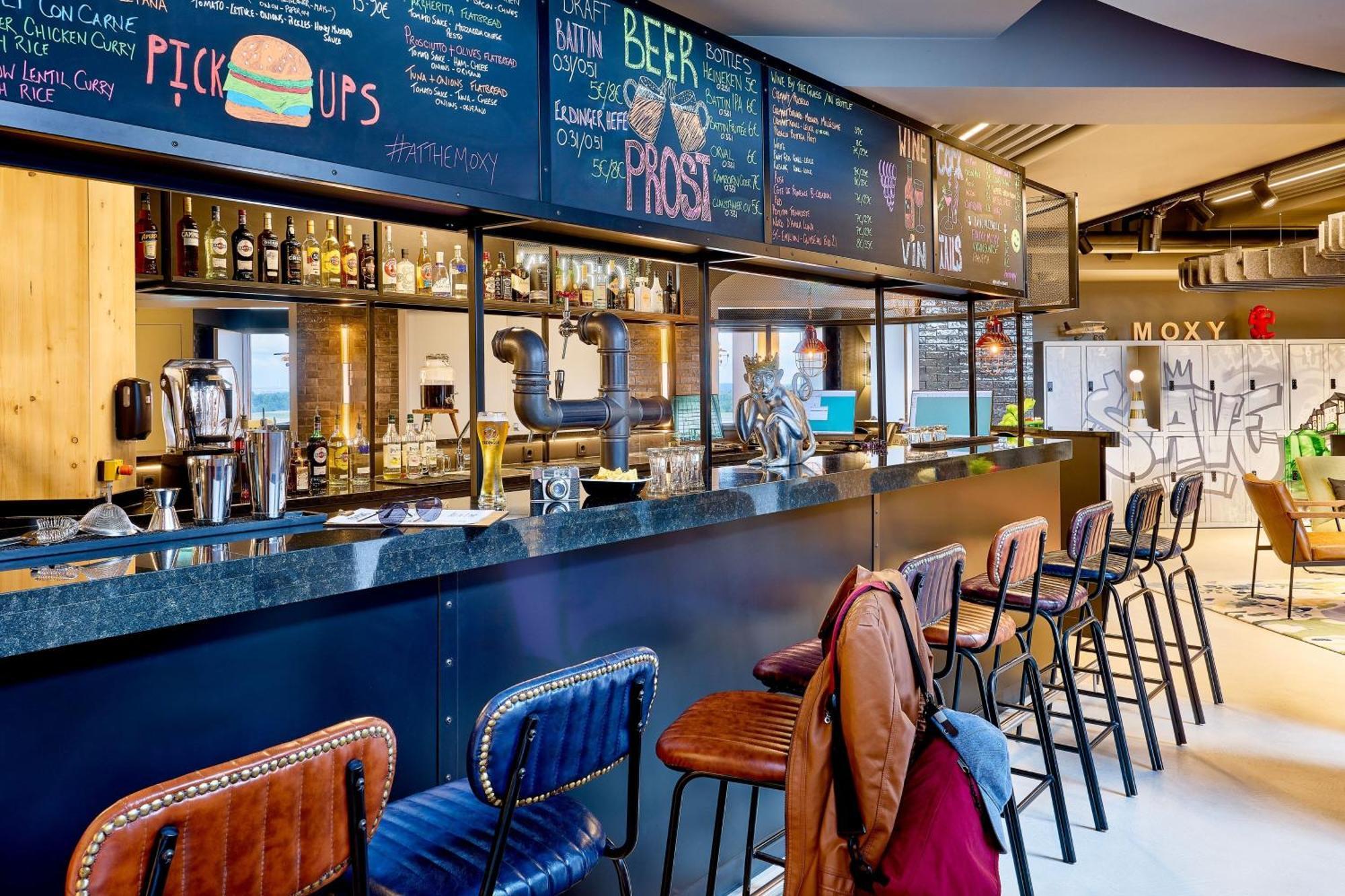 Moxy Luxembourg Airport Hotel Niederanven Buitenkant foto